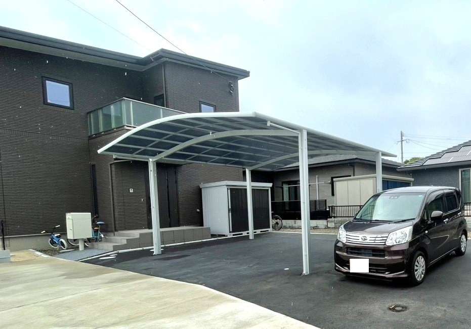 水はけのよいラウンド型屋根のカーポート｜大分市