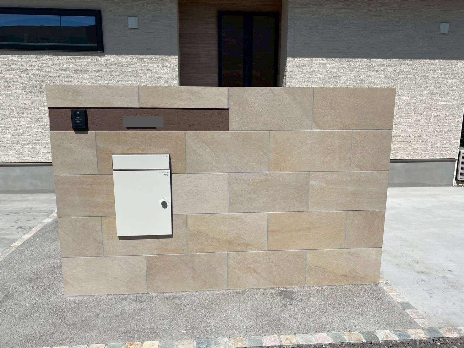 高級感漂うタイル門柱｜大分市