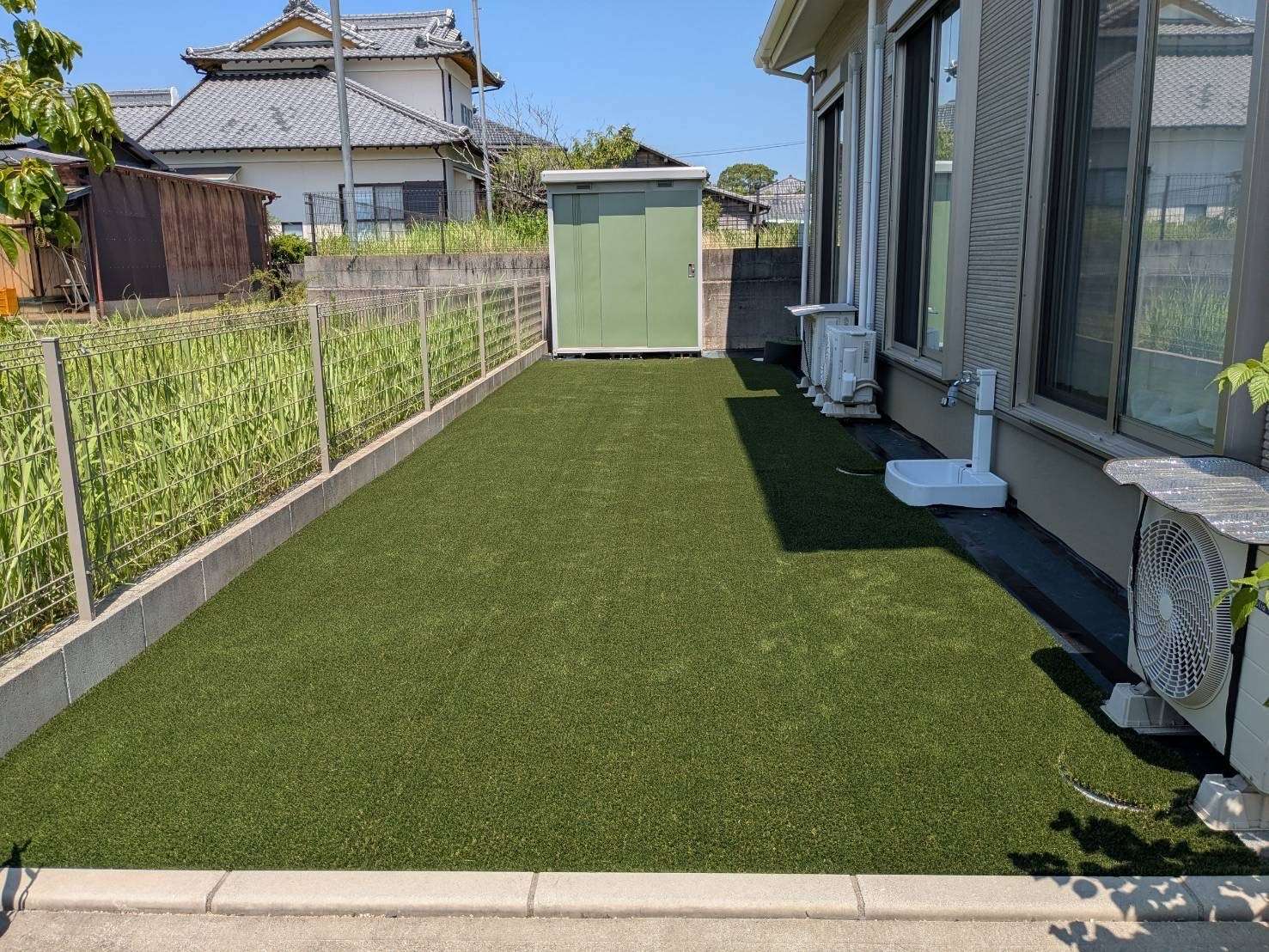 防草シート+人工芝で雑草対策｜大分市