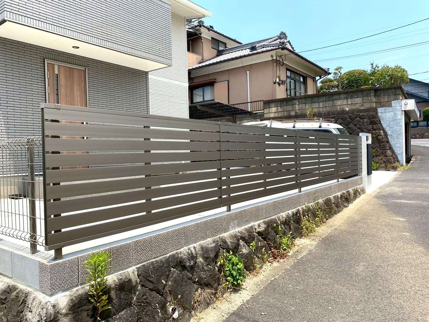 スリットフェンスで目線をカット｜大分市