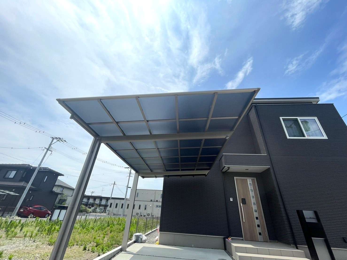 フラット屋根の１台用カーポート｜大分市