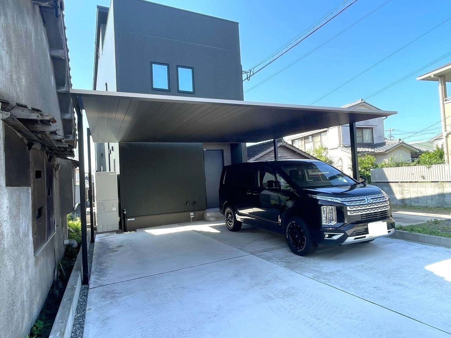 車内温度が上がりにくいポリカレスカーポート｜大分市