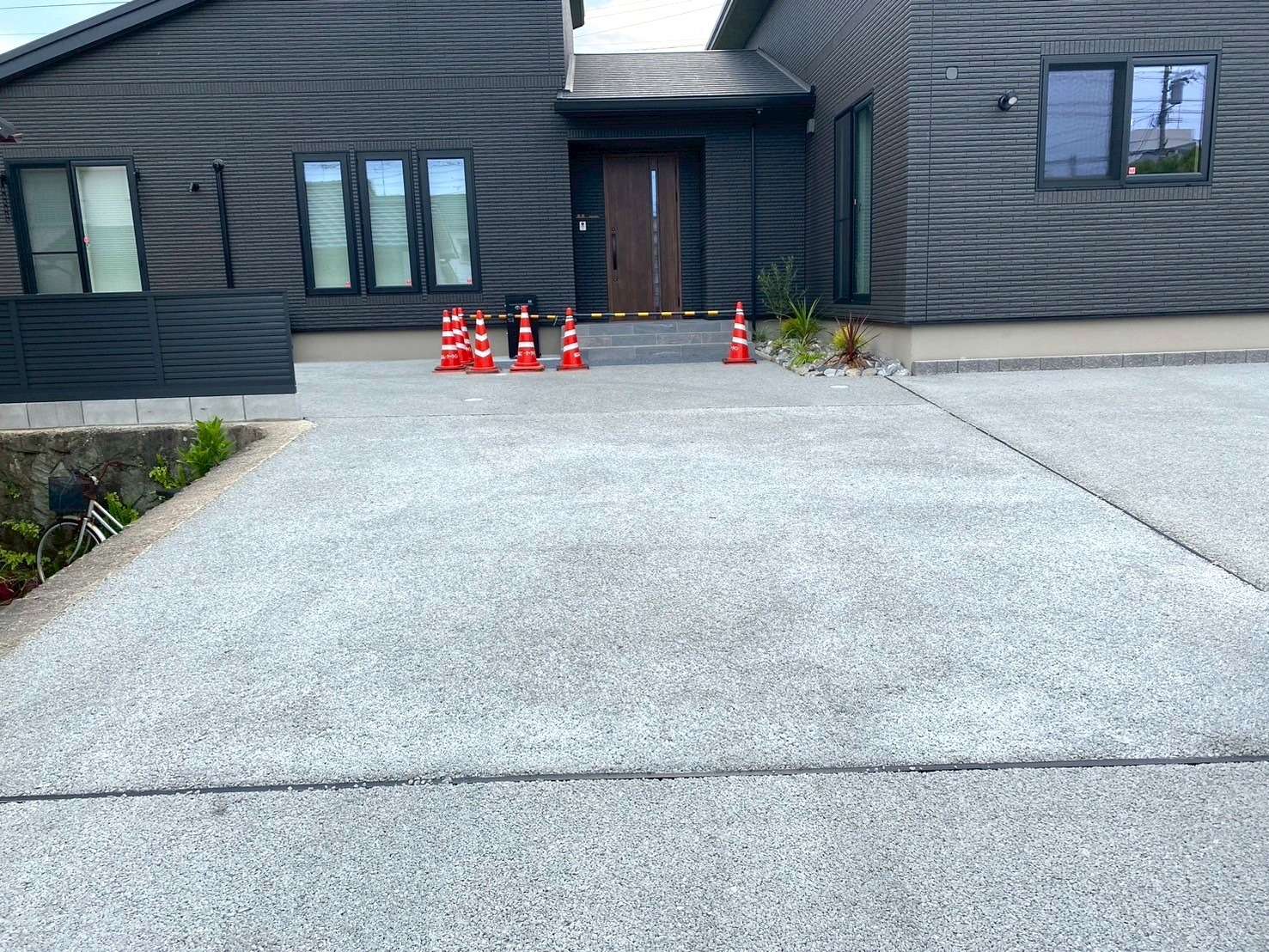 雨水のたまらない透水性コンクリート舗装｜大分市