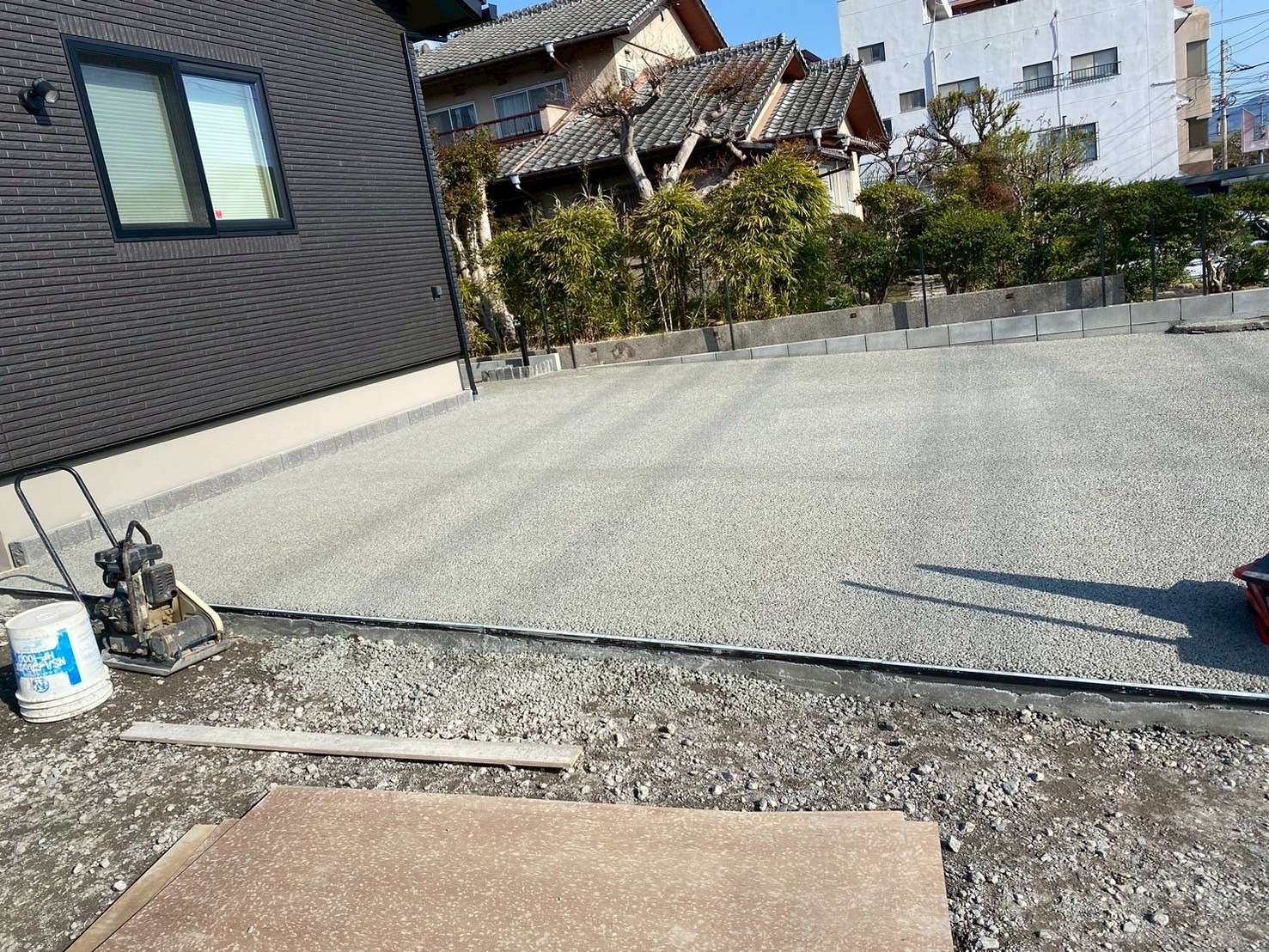 雨水のたまらない透水性コンクリート舗装｜大分市