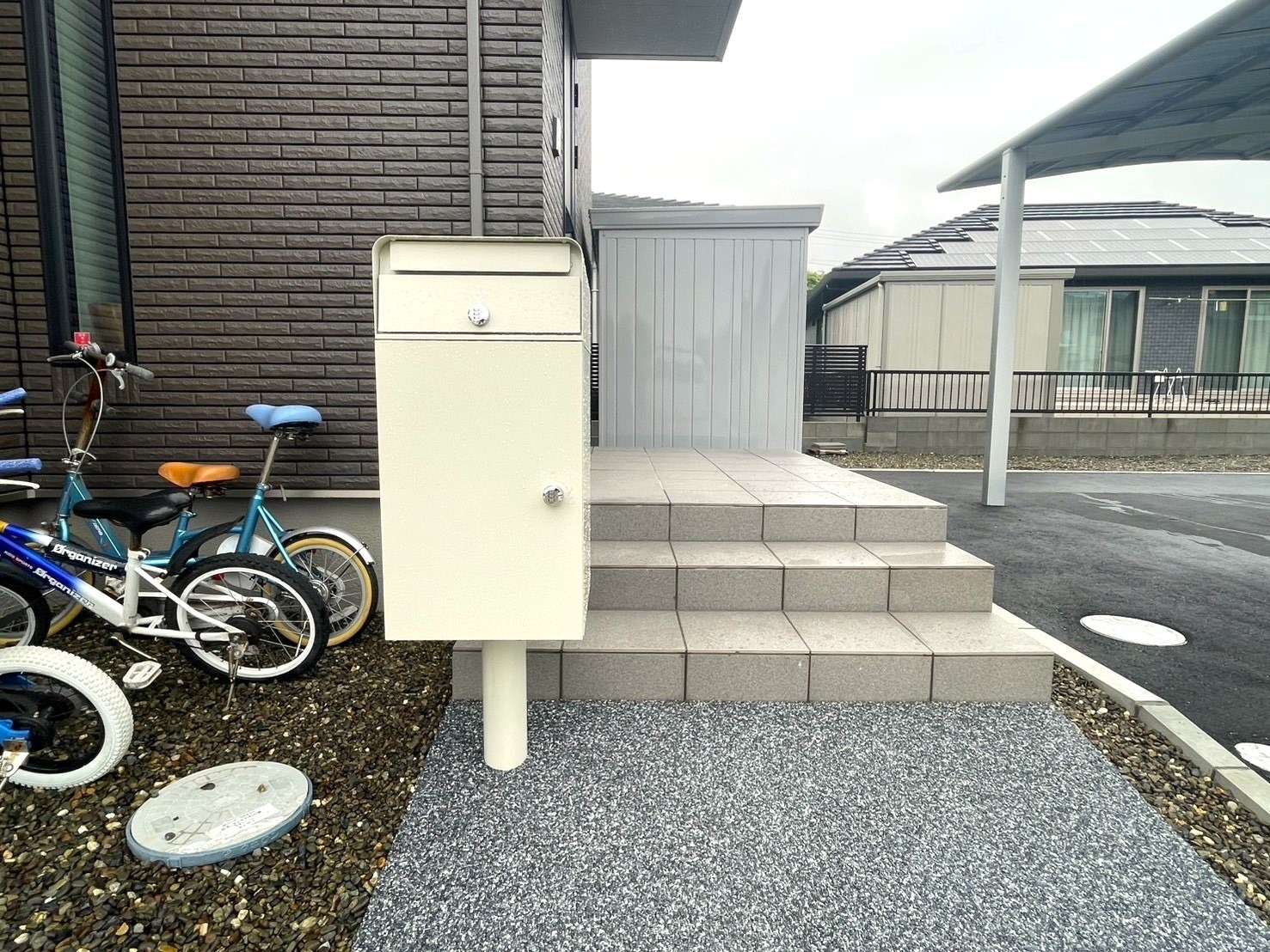 シンプルでおしゃれなポスト・宅配ボックス｜大分市