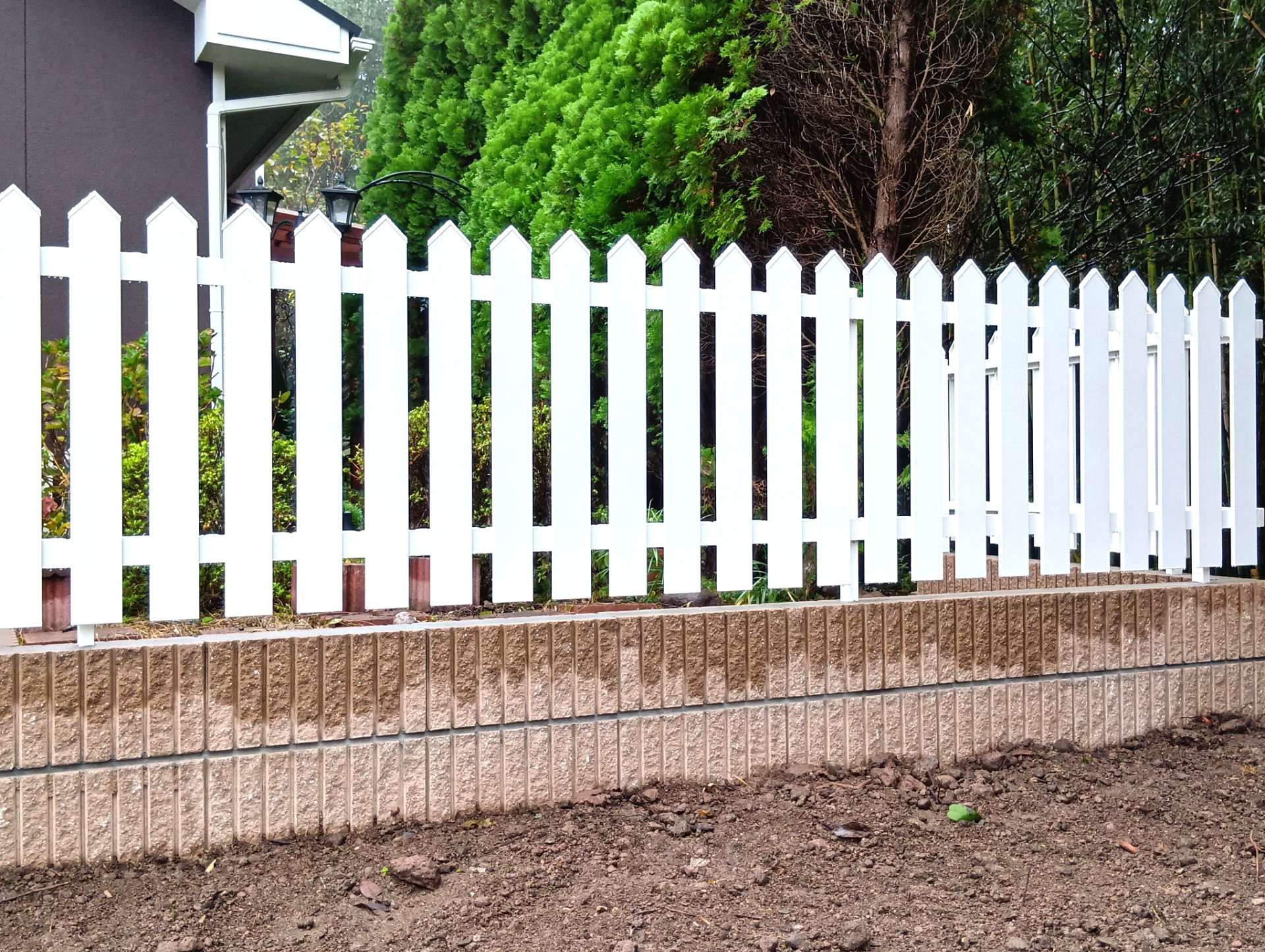 おしゃれなアメリカンフェンス設置｜大分市