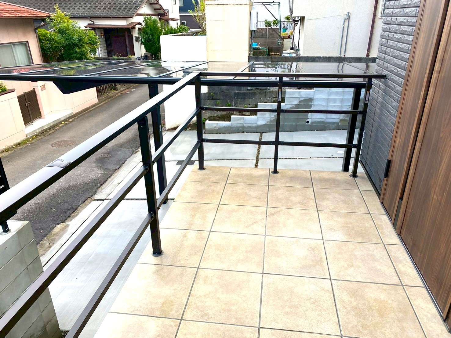 シンプルデザインの転落防止＆歩行補助手すり｜大分市