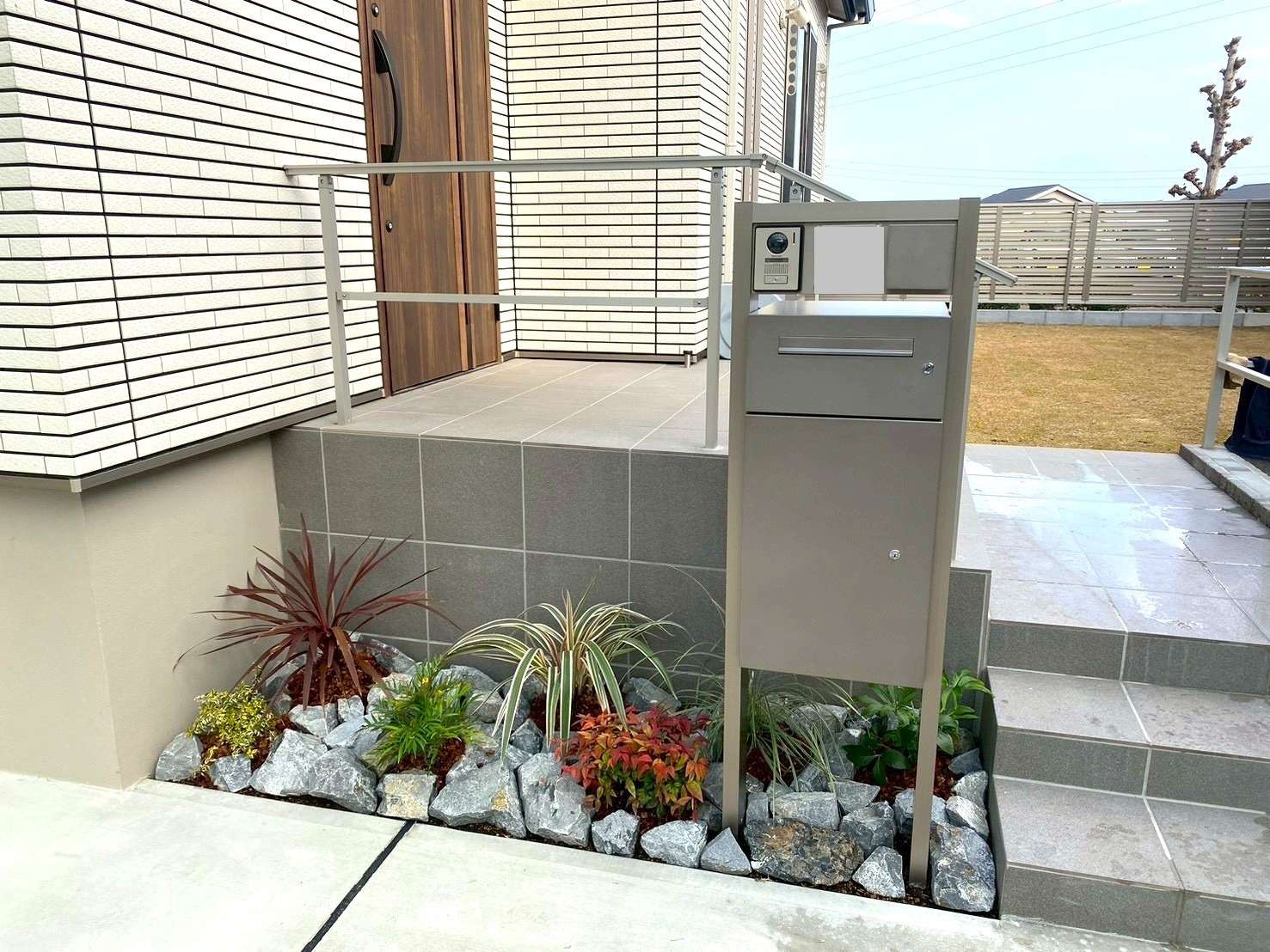 シンプル機能門柱+ロックガーデン｜大分市