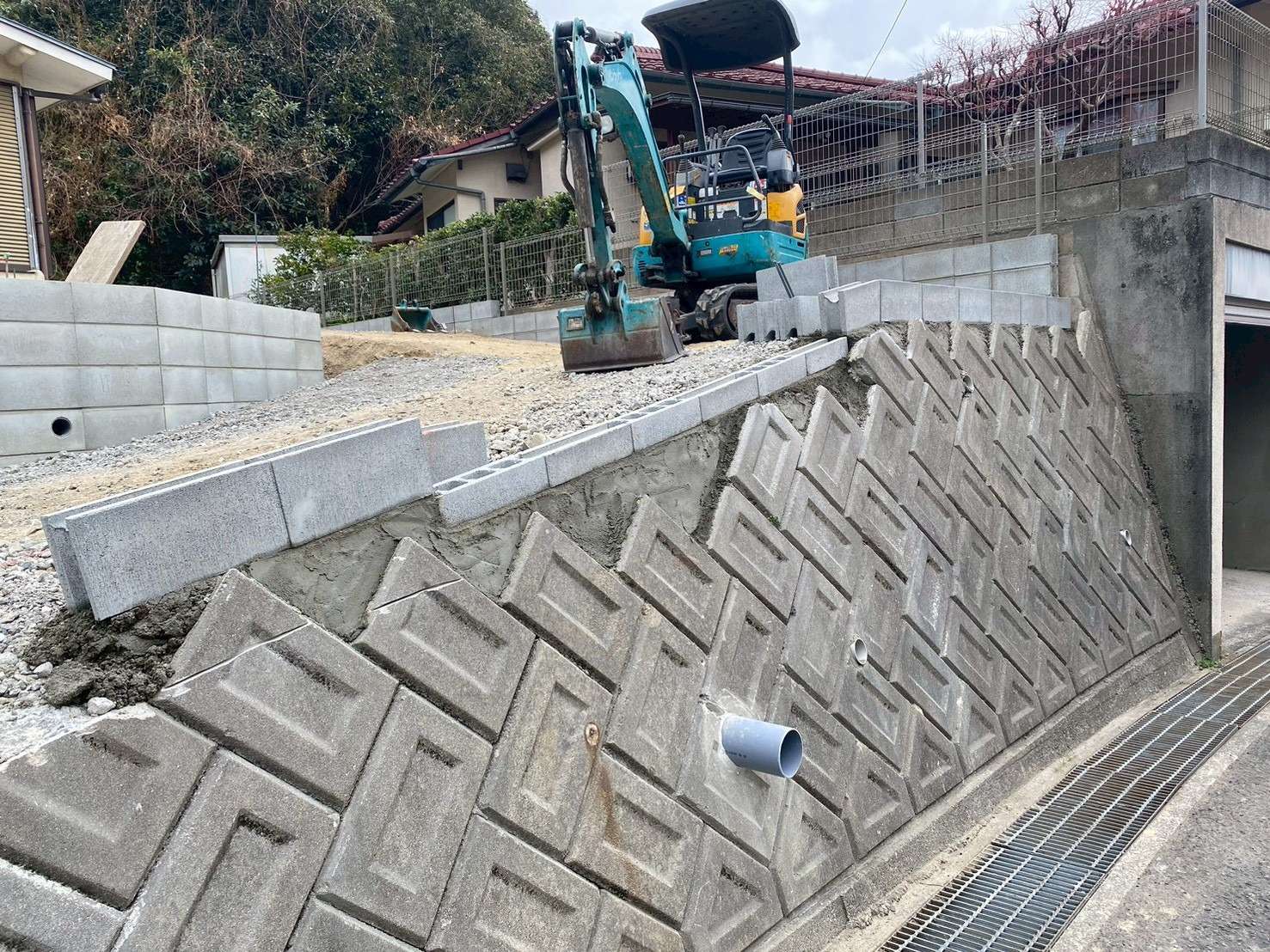 施工中