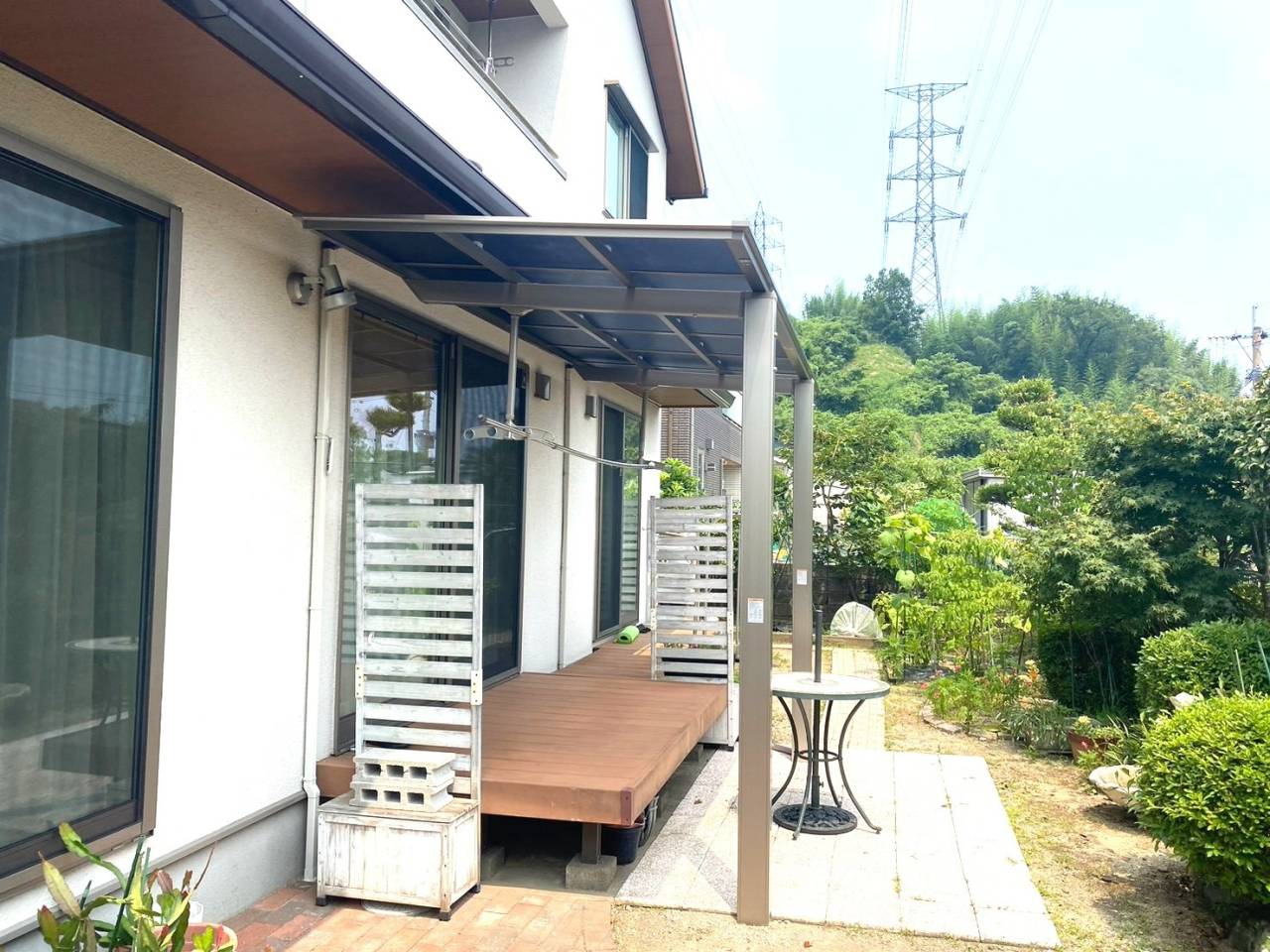 すっきり美しいフラットデザインのテラス屋根｜大分市